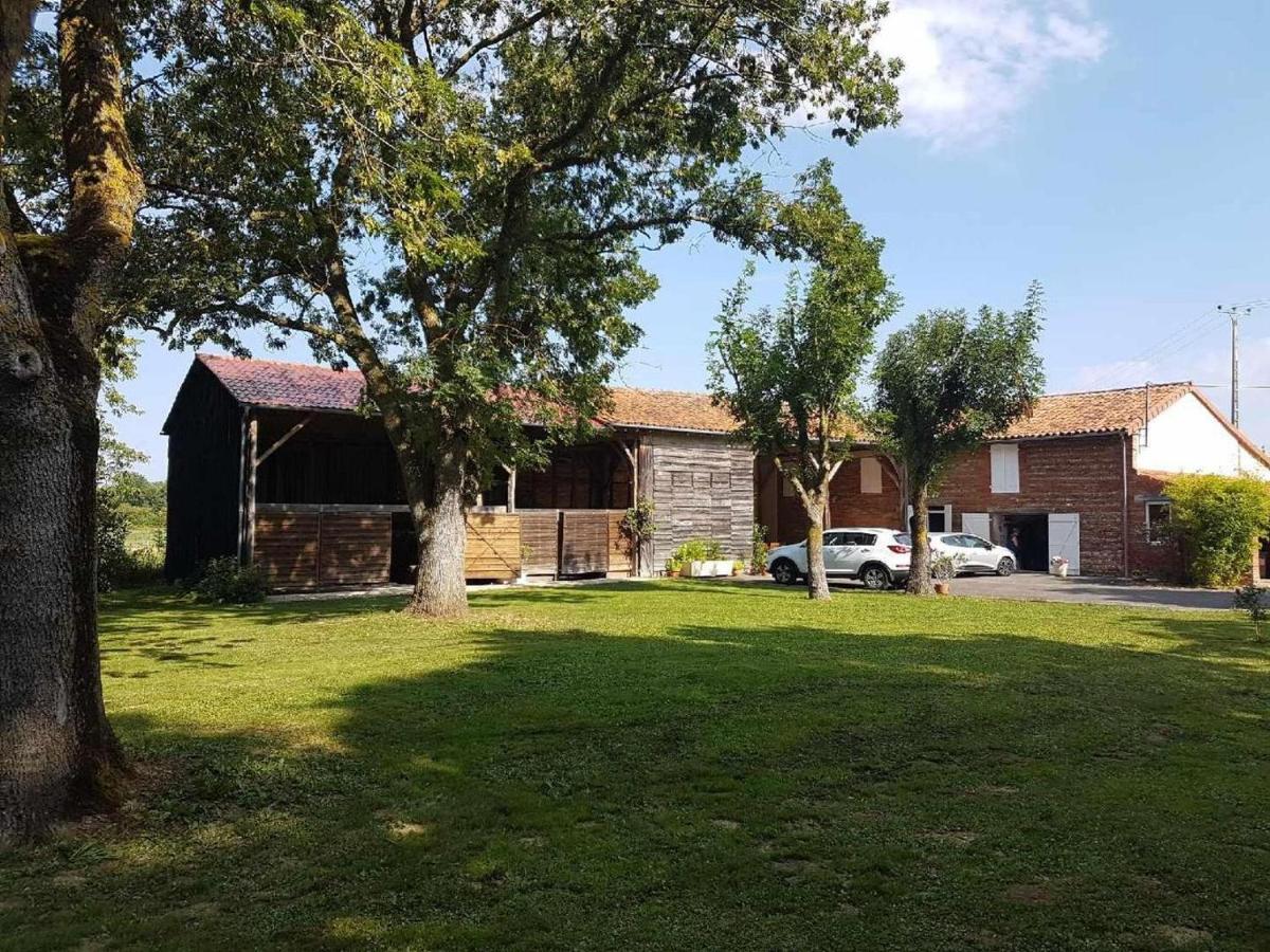 Ferme Aquinaut - Le Paradis Montesquieu-Volvestre Exterior foto